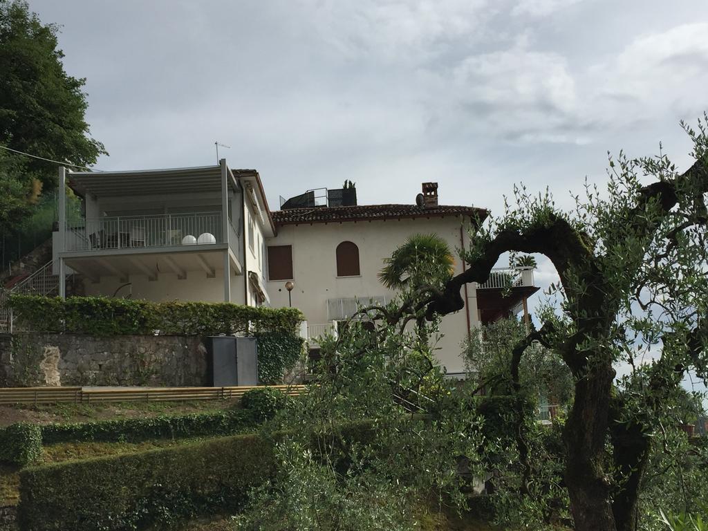 Residence La Mignon - Terrazza Torri Del Benaco Zewnętrze zdjęcie